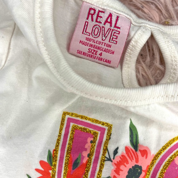 Real Love 💗 Girls Long Sleeve T- Shirt ▪️Size 4 ▪️ Color: White - Picture 3 of 4